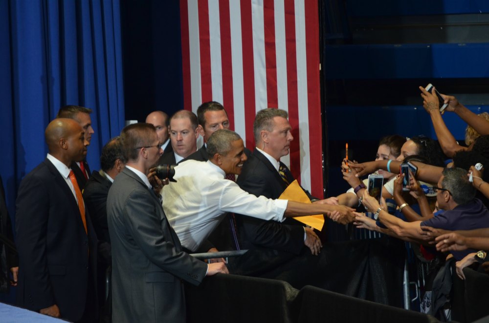 Obama Miami saludo